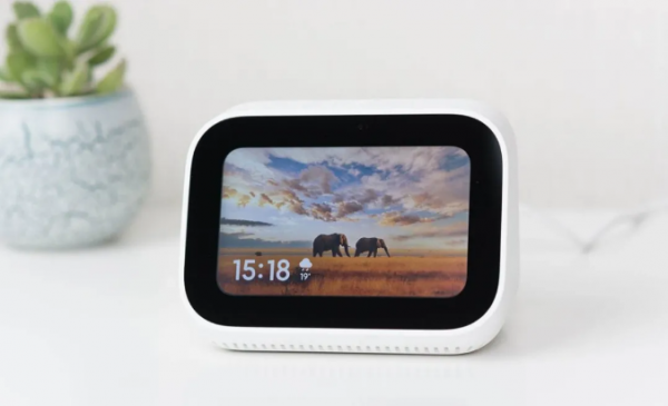 五分(fēn)之一(yī)家(jiā)庭擁有(yǒu) 智能(néng)音(yīn)箱會(huì)是(shì)誰的(de)千裡(lǐ)馬？(圖1)